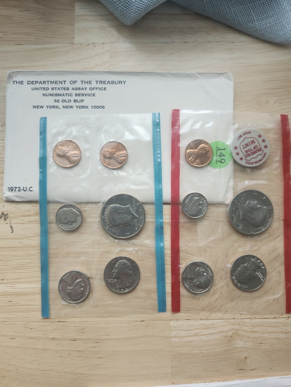 1971,72,77 And 1981 US Mint Uncirculated Coin Sets - Picture 2 of 4